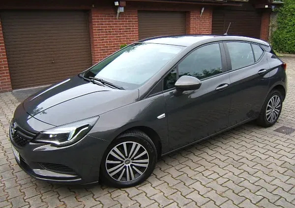 śląskie Opel Astra cena 39800 przebieg: 90800, rok produkcji 2016 z Zabrze